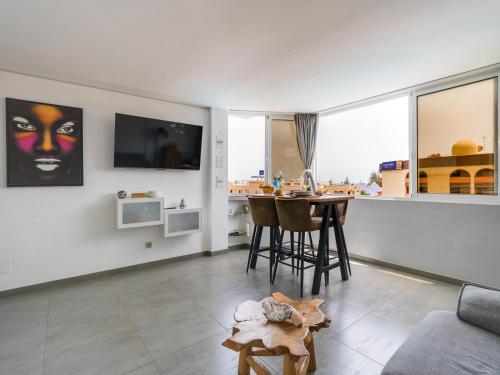 Penthouse Playa de Inglés near Yumbo with pool & parking