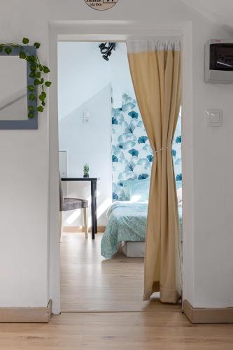 Cozy & Quiet 2 Bedrooms Apartment - Terrace & Private Parking