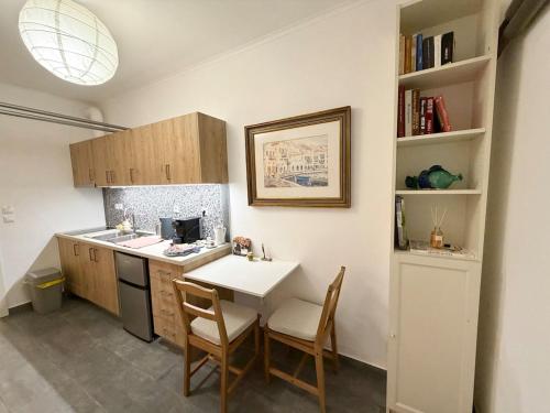 Cozy, Newly Renovated Studio in Central Athens