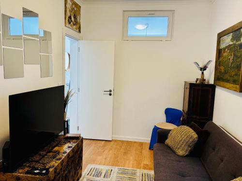 4 Bedroom House with Garden Parking in Benfica Lisbon