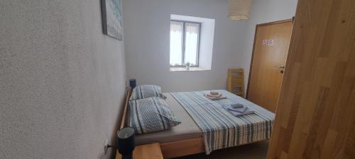 Room VeLa
