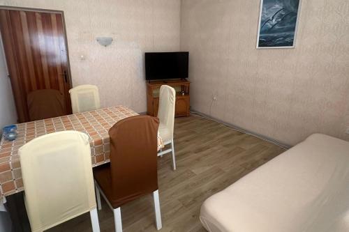 Apartments with parking space Lopar, Rab - 16389