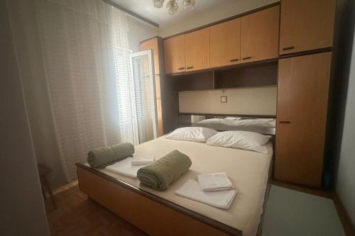 Apartments with parking space Lopar, Rab - 16389