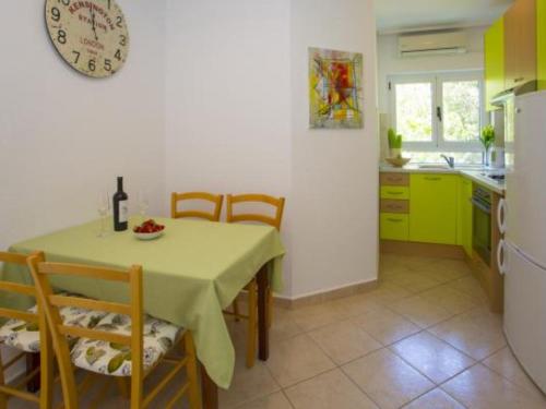Two Bedroom Apartment With Terrace And Sea View A1