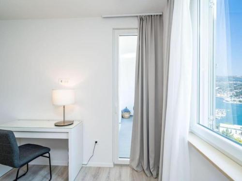 Apartment Petra & Iva - One Bedroom Apartment with Balcony