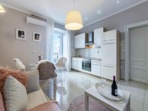 Superior One Bedroom Apartment with Sea View