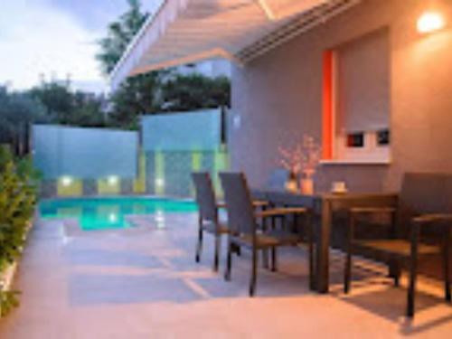 Apartment Didi - Two bedroom apartment with pool