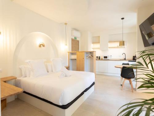 double standard market apartment