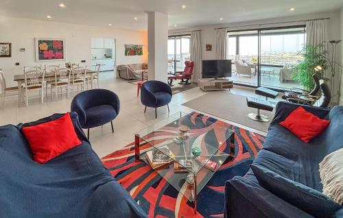 Amazing Apartment In Estepona With Swimming Pool