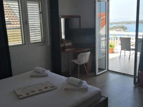 One-Bedroom Apartment with Terrace with Sea View