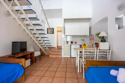 Valdarke Vittorio Apt with Sea View Terrace - Happy Rentals