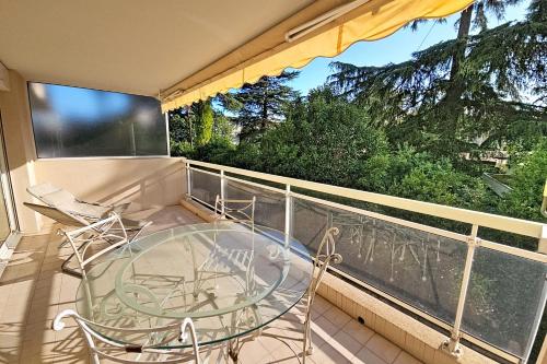 HENRI CAMILLE RE - Passy1 -Beautiful one bedroom swimming pool and parking