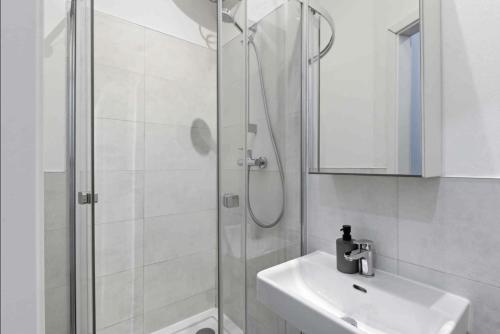 Chic Apartments - Next to Schönbrunn and Metro U4