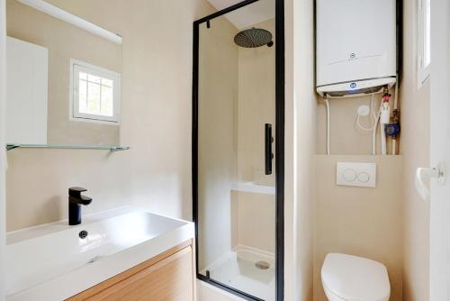 Bright 40 m2 - Close to Brochant Metro - Montmartre, Paris