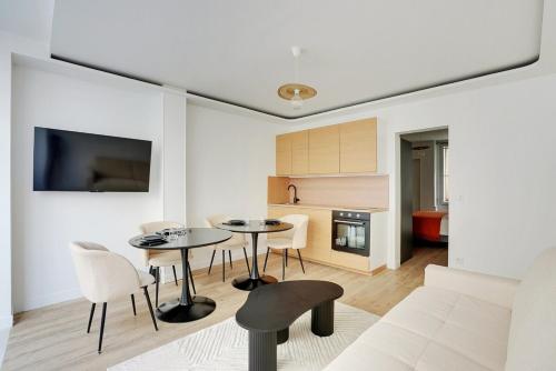 Bright 40 m2 - Close to Brochant Metro - Montmartre, Paris
