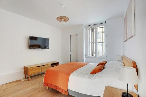 Bright 40 m2 - Close to Brochant Metro - Montmartre, Paris