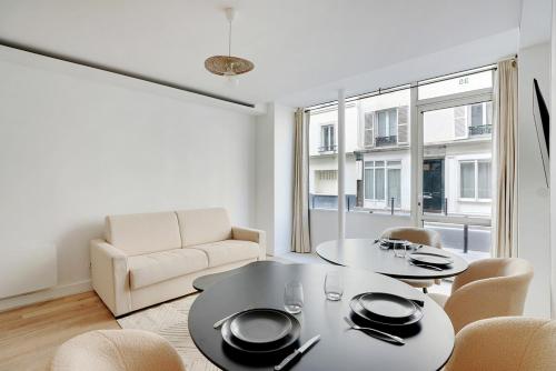 Bright 40 m2 - Close to Brochant Metro - Montmartre, Paris
