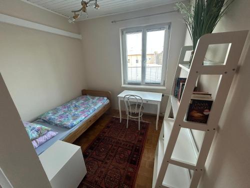 Große 4 Zimmer Wohnung