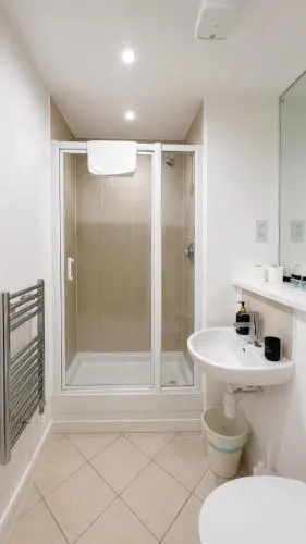 2BR City Centre Skyline Apt - Free secure parking photo 13