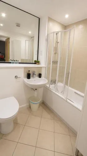 2BR City Centre Skyline Apt - Free secure parking photo 12