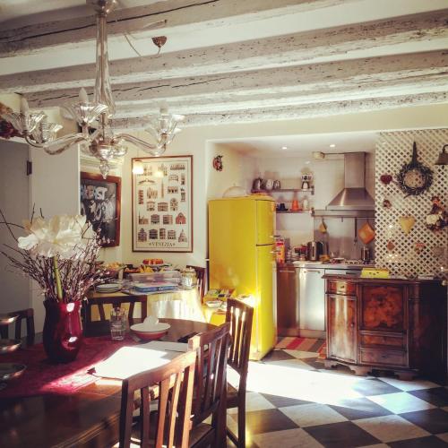 Una cocina o cocineta en 3749 Pontechiodo