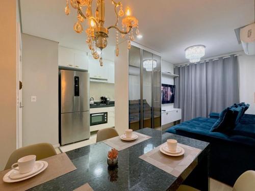 Apartamento Novo, 2 Quartos, Suíte e Garagem