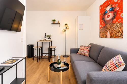 Sevres Cosy studio