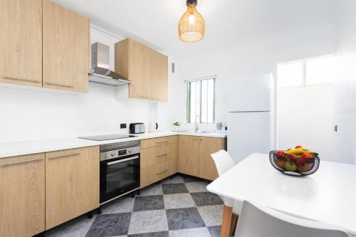 Stylish 4-Bedroom Apartment in Central Las Américas