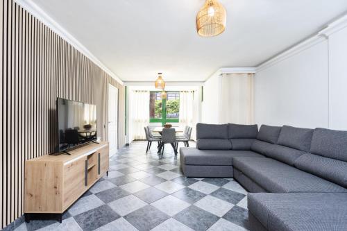 Stylish 4-Bedroom Apartment in Central Las Américas