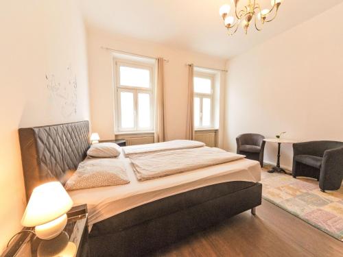 Apartment Große Ferienwohnung in Fünfhaus mit Garten by Interhome