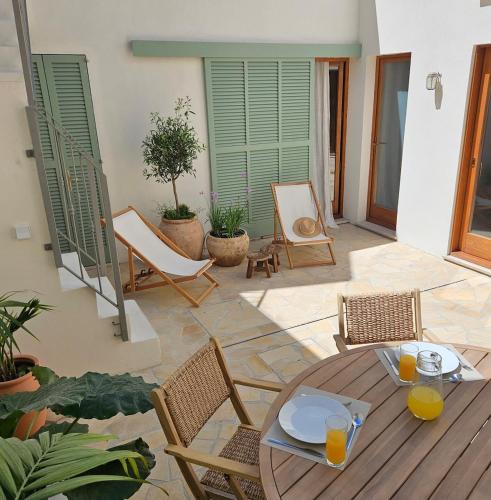 Stylish fishermans house on the beach ground floor