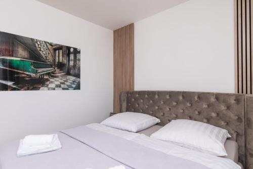 Modern Apartment with Private Jacuzzi Mikis