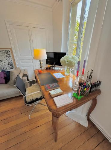 Eiffel Tower View - Apartment Award 2026