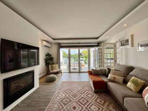 Vilamoura Browns Villa With Pool by Homing