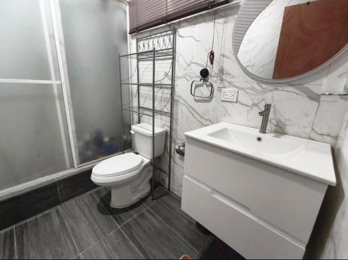 ห้องน้ำของ Apartamento Céntrico PB diagonal al CC La Vela