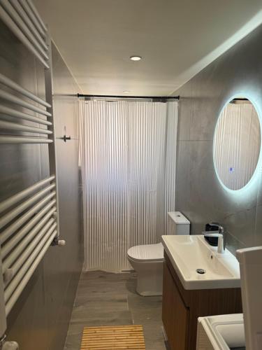Bright apartment with court yard and swimming pool