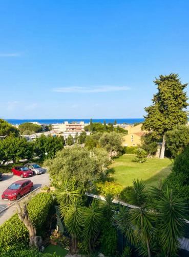 Studio à Antibes près de la mer parking et piscine photo 7