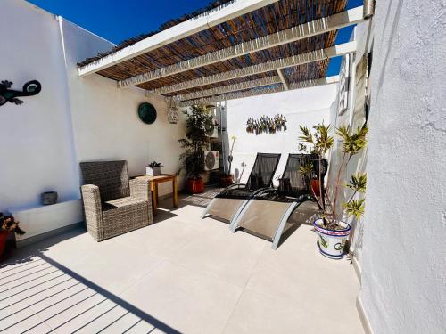 Fabulous 2 bed-townhouse with large rooftop!
