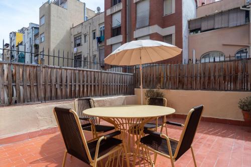 Sunny Apartment with Private Terrace in Gracia, Barcelona