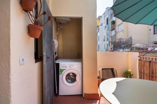 Sunny Terrace Apartment in Gracia, Barcelona - Local Lifestyle