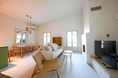 Pefko House
