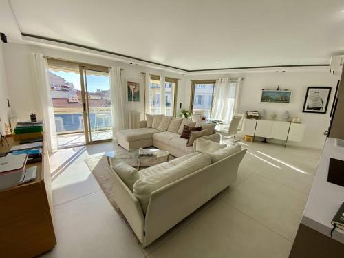 Cannes - Banane - 3P Lumineux avec terrasse et vue dégagée sur la ville