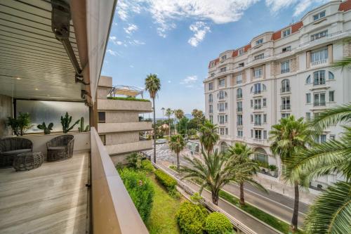 REF 1408 - Cannes Back Croisette - Sea view apartment for rent