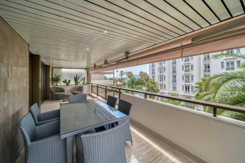 REF 1408 - Cannes Back Croisette - Sea view apartment for rent