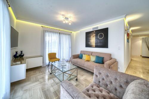 REF 1408 - Cannes Back Croisette - Sea view apartment for rent