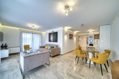REF 1408 - Cannes Back Croisette - Sea view apartment for rent