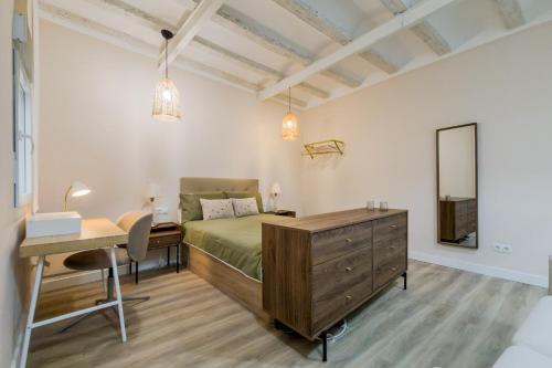 Apartamento de 2 habitaciones en el centro de la ciudad 1-2