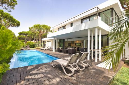 002 Stylish 5 Bed Villa With Private Infinity Pool