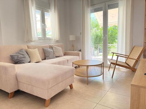 New apartment with private yard 150m from beach