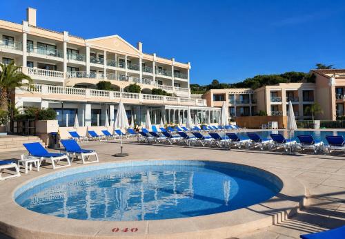 Charming stay for 4, Sea view, pool in Cannes